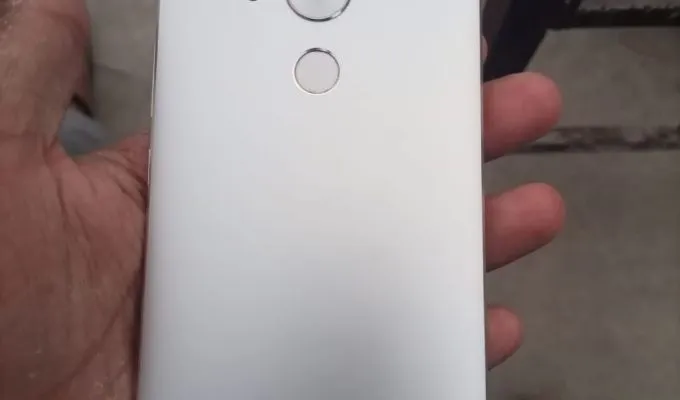 Huawei mate 8 - photo 1