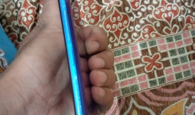 Honor 10 4gb/128gb Kam mein zada ki cheez lelo - photo 2