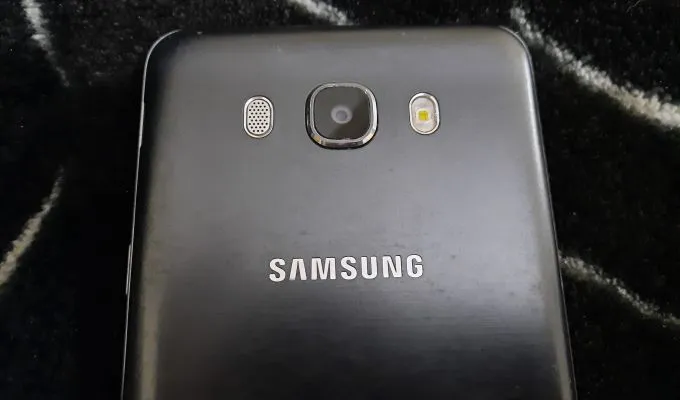 GALAXY J7 - photo 3