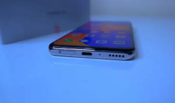 Y9a under warranty 10/10 condition - photo 1