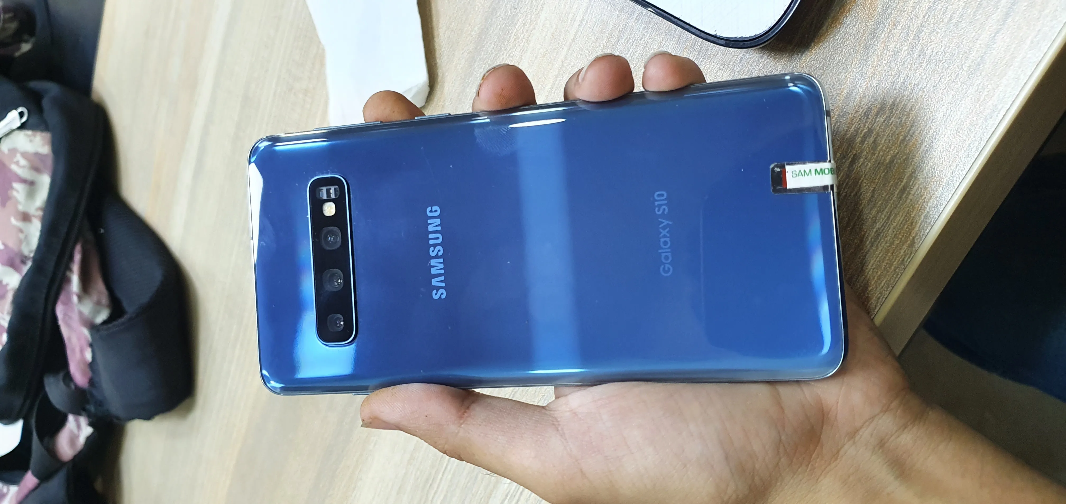 samsung Galaxy S10 - photo 1
