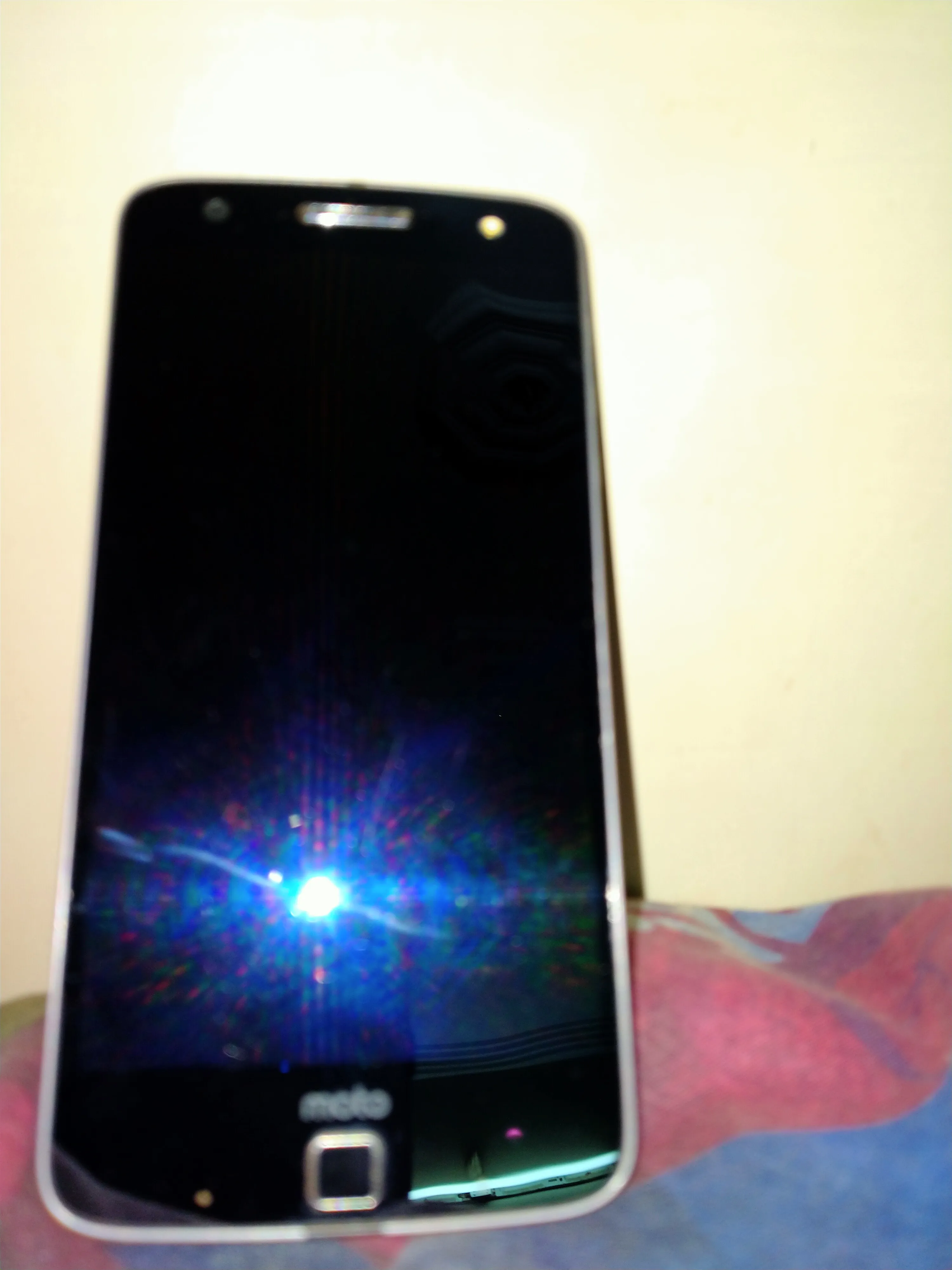Motorola Droid Z force slim - photo 3
