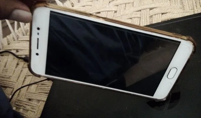 vivo v5s - photo 1