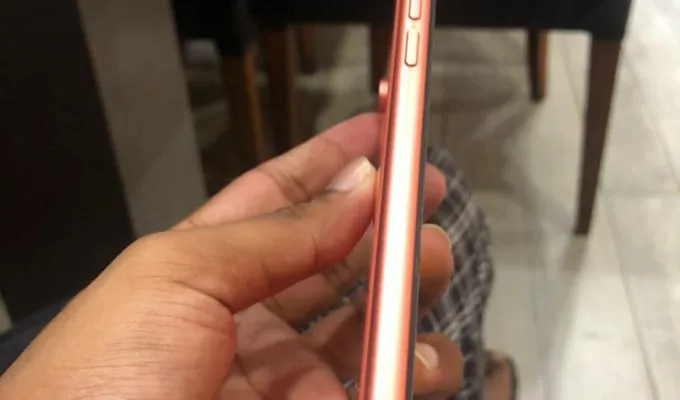 iPhone XR 64 GB - photo 2