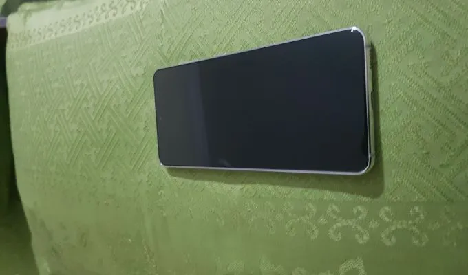 Galaxy s21 128/8 PTA not approved - photo 1