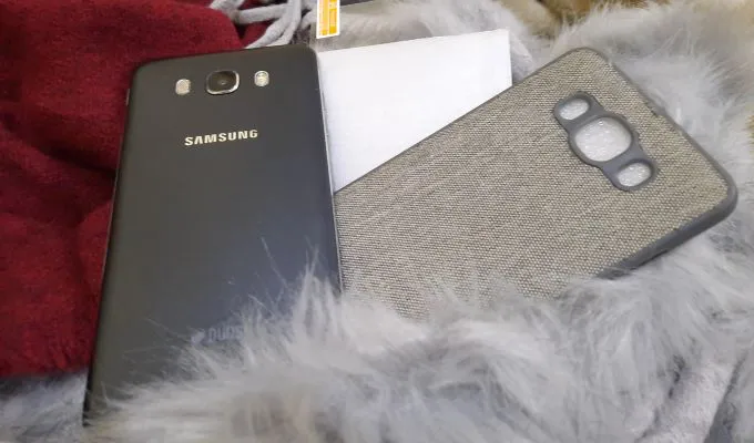 Samsung J7 6 - photo 3