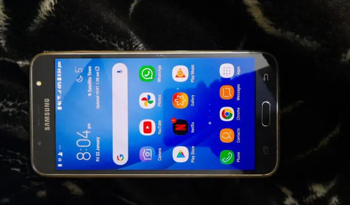 Samsung J7 6 - photo 1