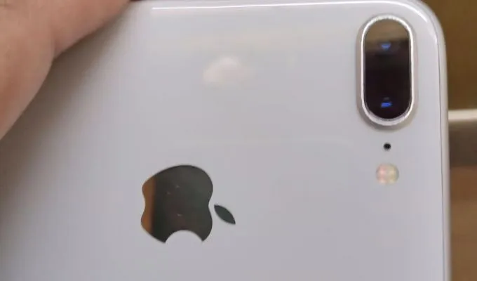Iphone 8 plus Silver 64gb pta approved - photo 3