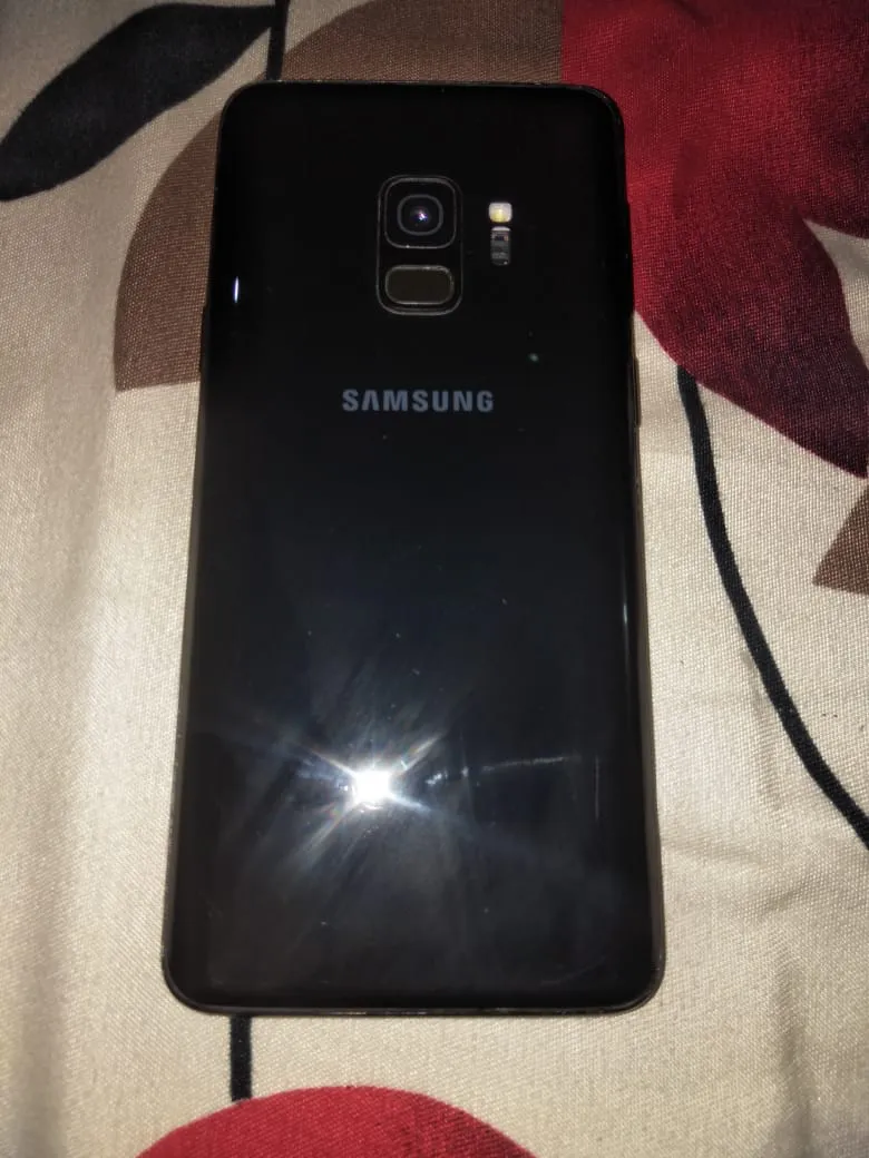 Samsung s9 - photo 1