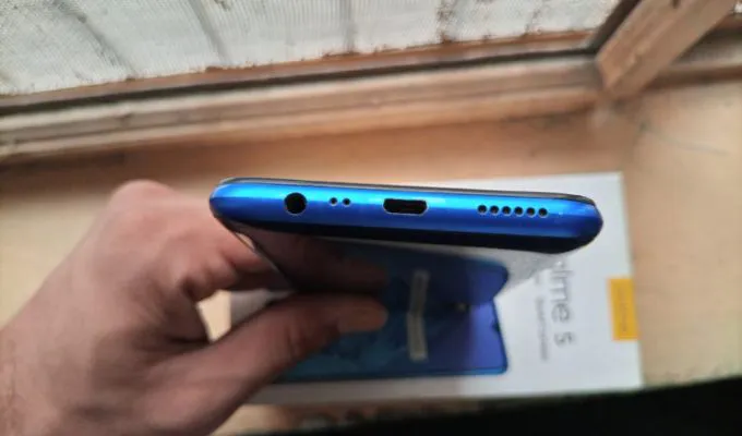 Realme 5 Blue Color - photo 2