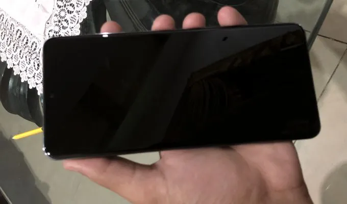 S20 ultra 5G 12/128gb with snapdragon chipset - photo 1
