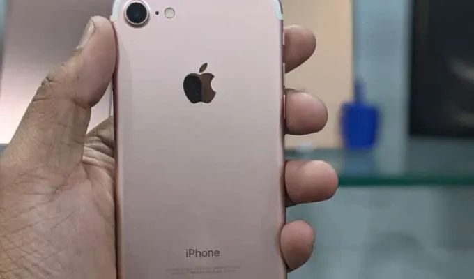 Iphone 7 - photo 1