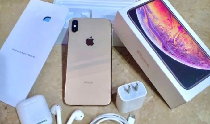 iPhone Xs Max - photo 3