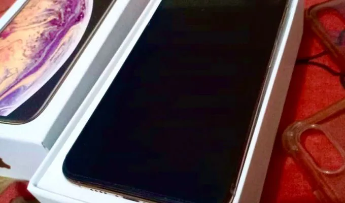 iPhone Xs Max - photo 1