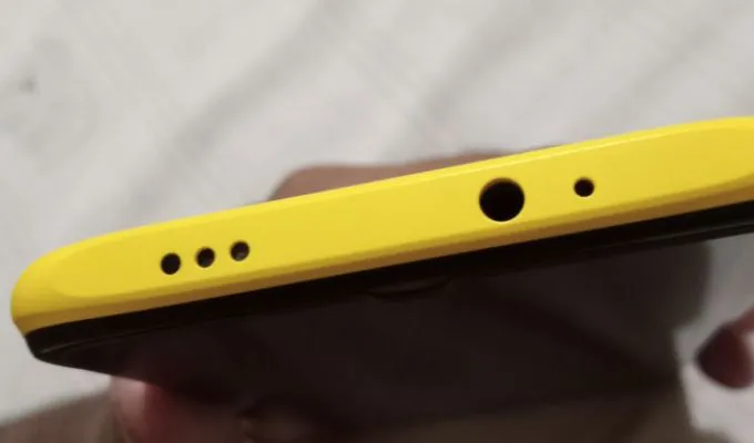 I am selling my Poco M3 (4/128) 6000mh battery - photo 1