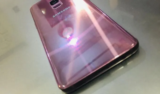 Samsung S9 - photo 1