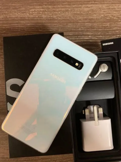 samsung s10 plus - photo 1