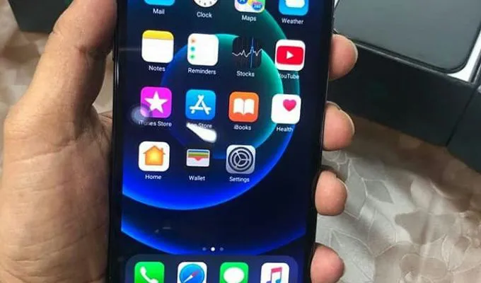 iPhone 12 Pro Max - photo 1