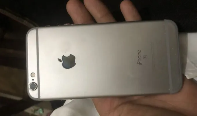 Iphone 6s - photo 1