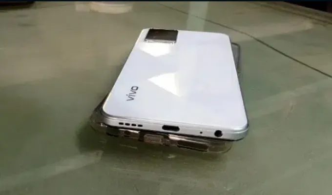 Vivo y21
