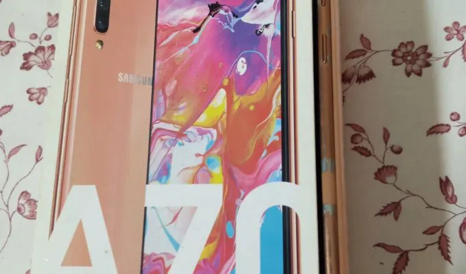 Samsung Galaxy A70 - photo 3