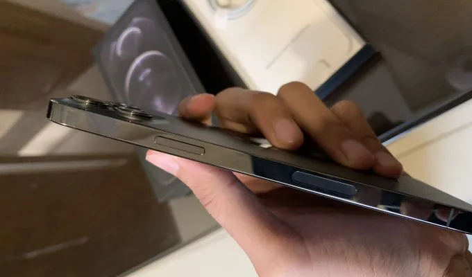 Iphone 12 Pro Max - photo 2