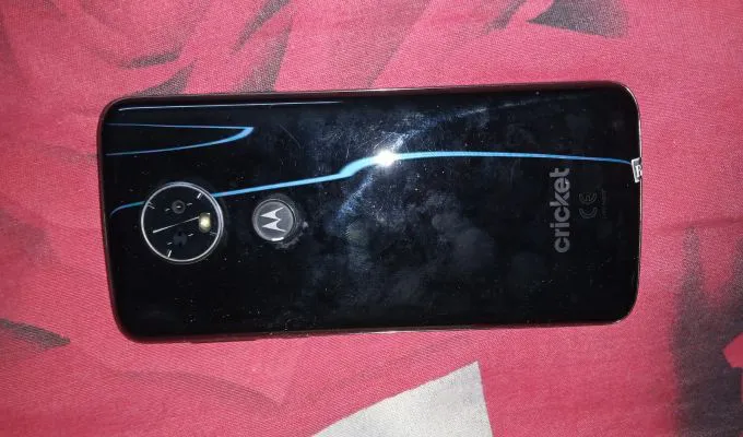 Moto E5 plus