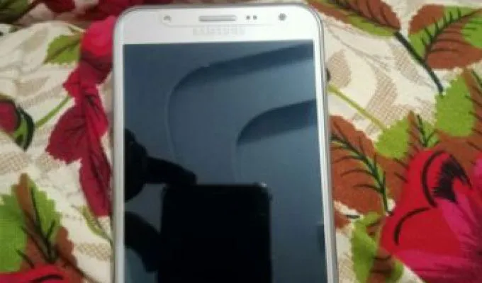 Samsung galaxy J7 - photo 1
