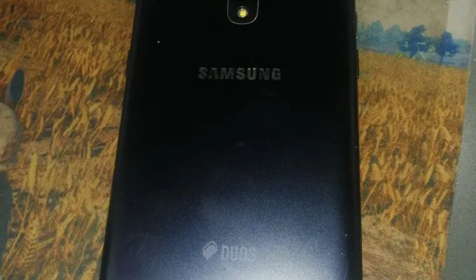 J7 pro 3gb ram 32 gb rom - photo 1