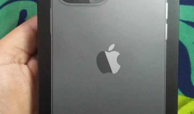iPhone 13 Pro Max graphite NON PTA 1tb - photo 1