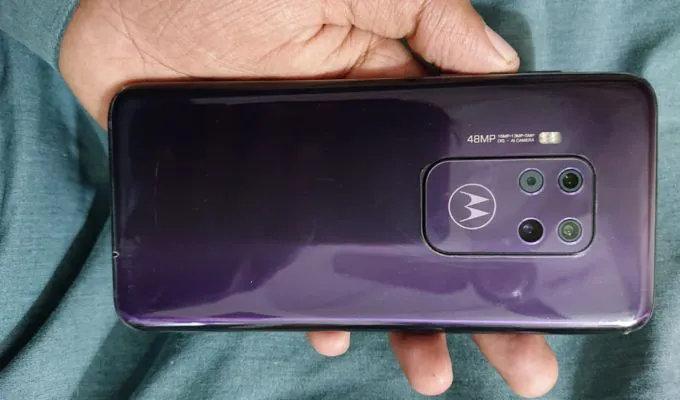 Motorola Moto One zoom - photo 1