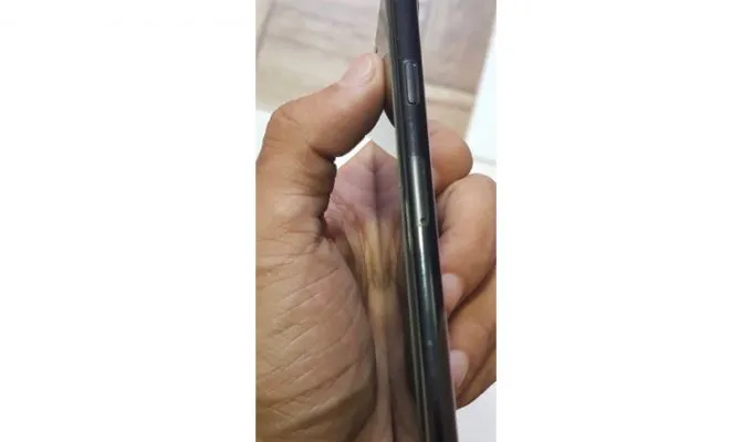 iPhone 8 - photo 2