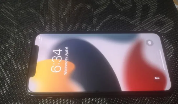 Iphone 11 pro non pta 64gb battery 80 percent - photo 1
