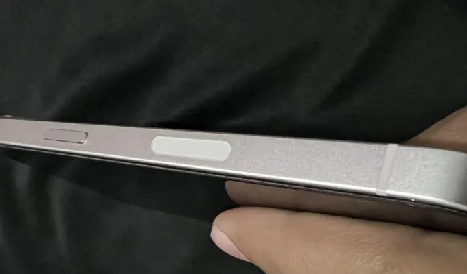 iPhone 13 - photo 2