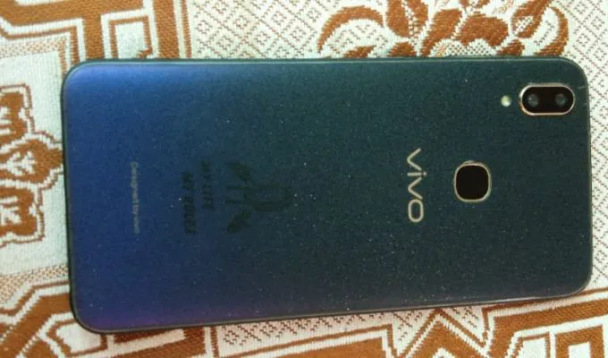 Vivo v11 4/128 - photo 1