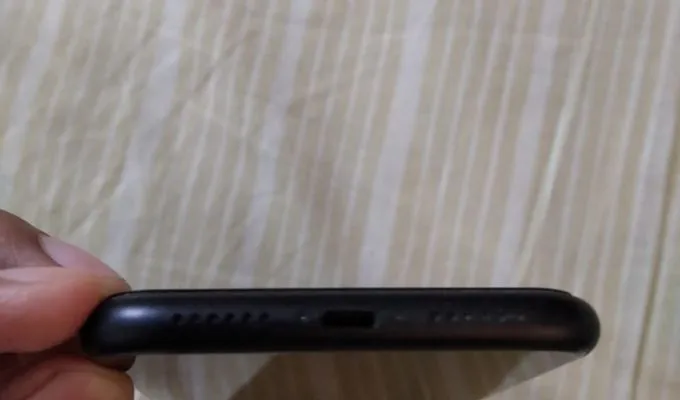 iPhone XR non PTA approved - photo 2