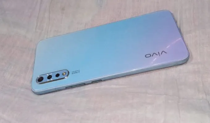 Vivo s1 - photo 1