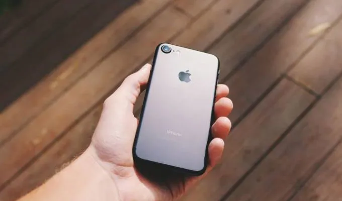 iPhone 7 - photo 3
