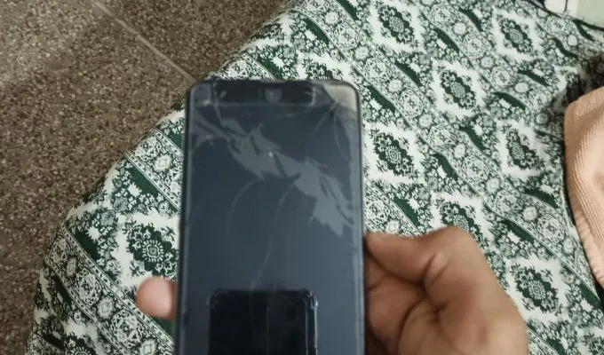 Sharp aquos r2 4/64 (non pta) - photo 1