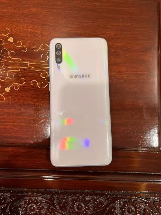 Samsung A70 - photo 1