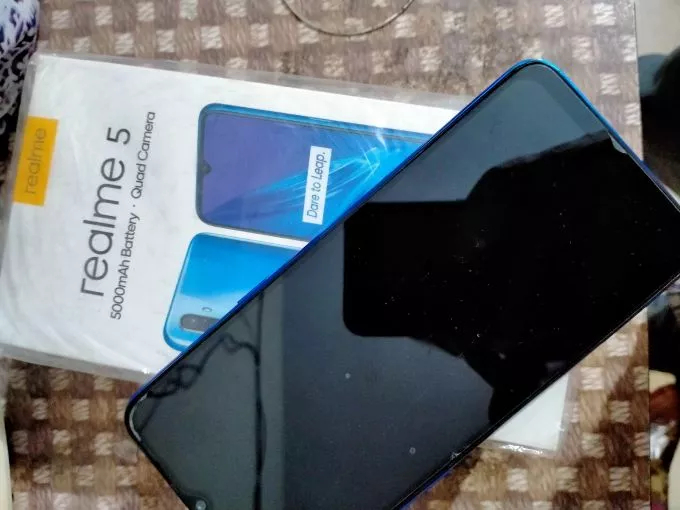 Realme 5 - photo 2