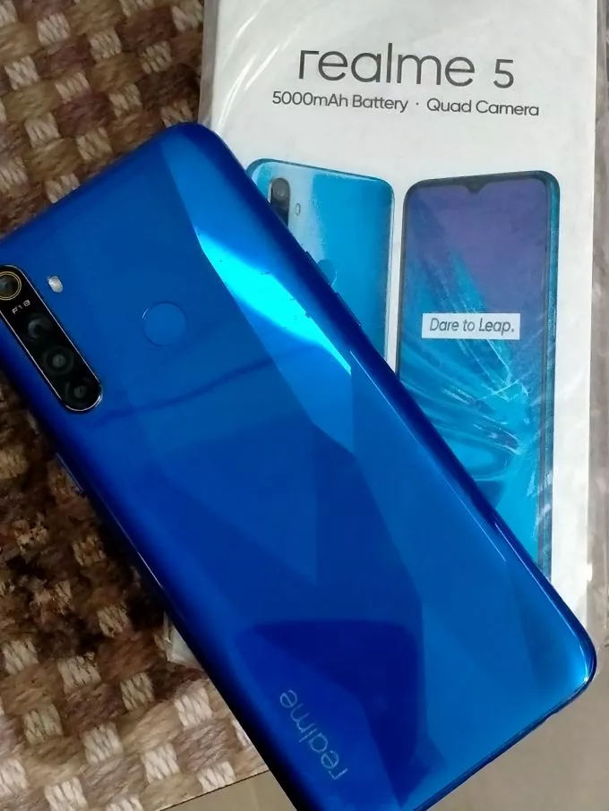 Realme 5 - photo 1
