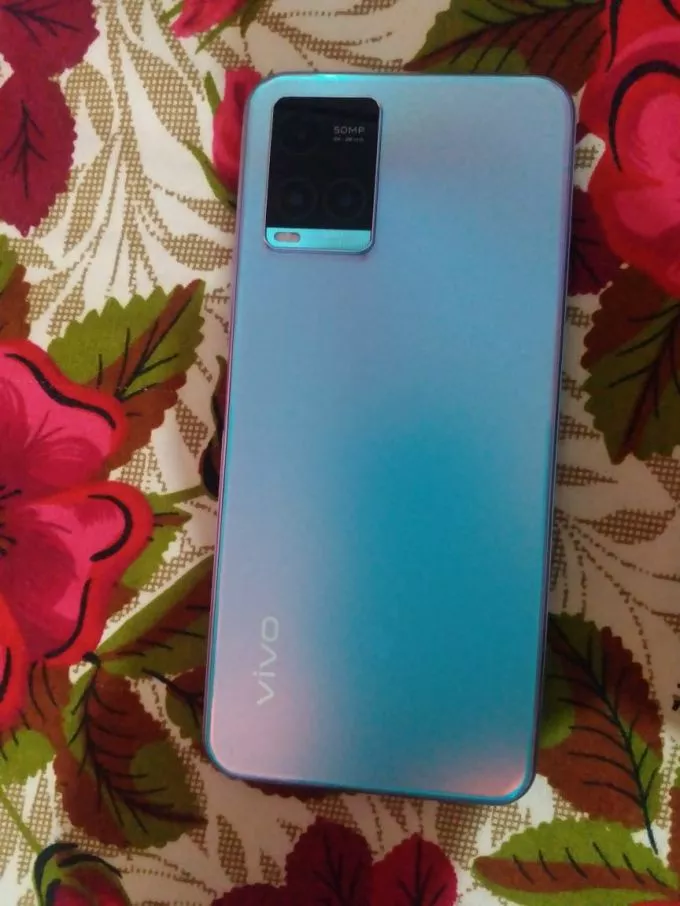 Vivo Y33s - photo 1
