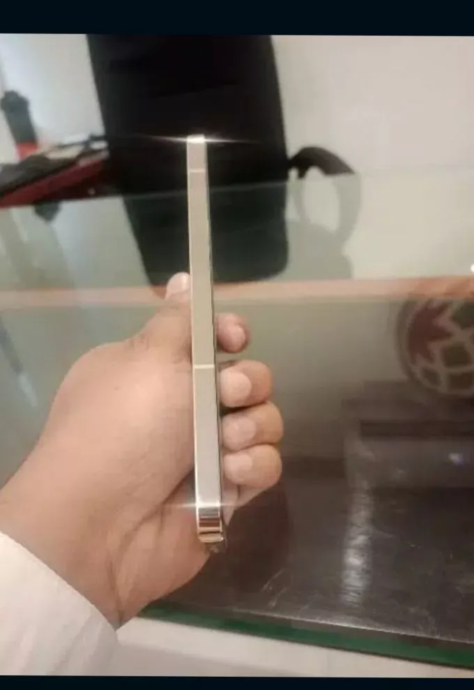 Vivo v23 5G mobile Golden shade - photo 2