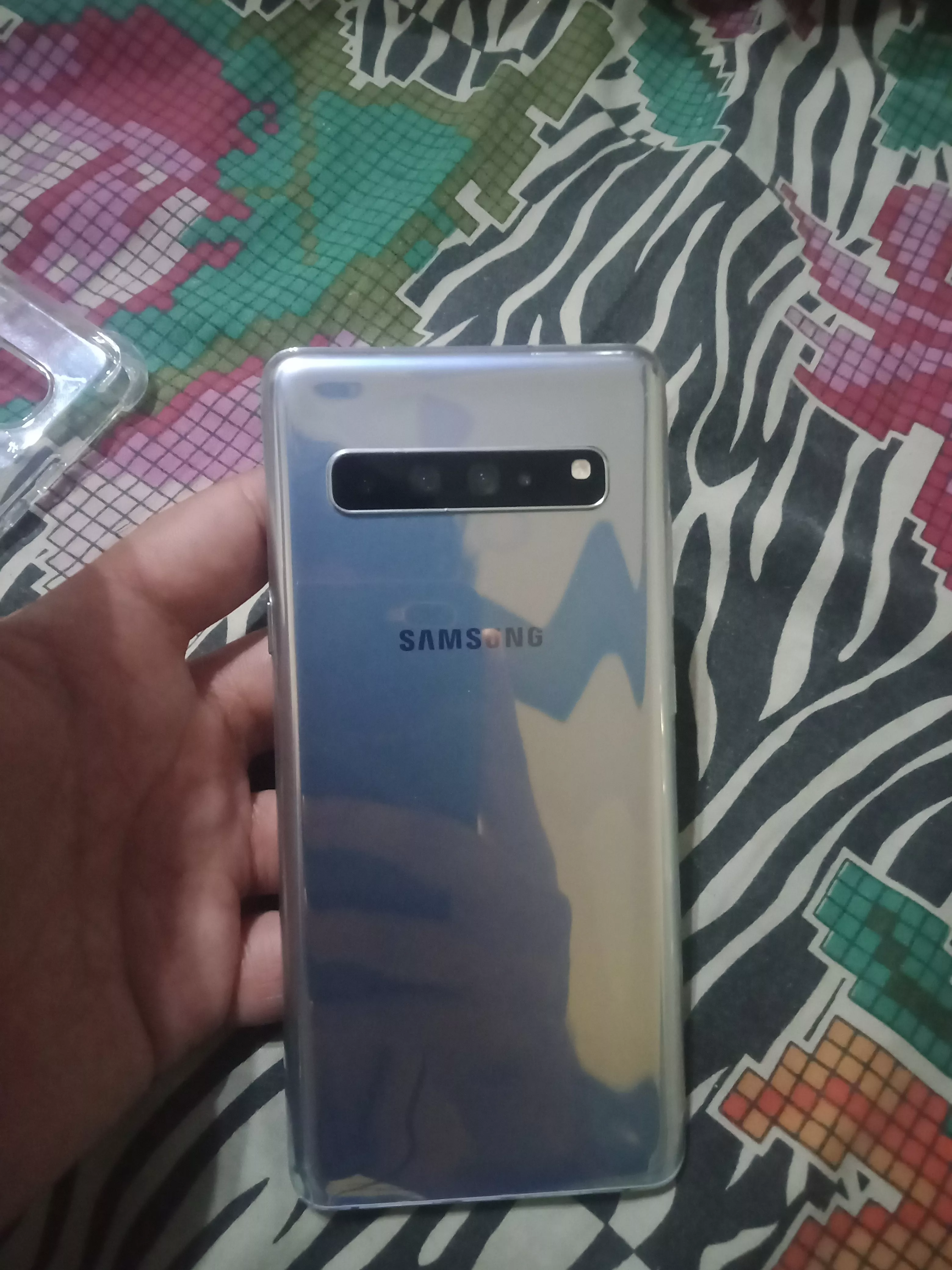 Samsung S10 PLUS 5G - photo 2