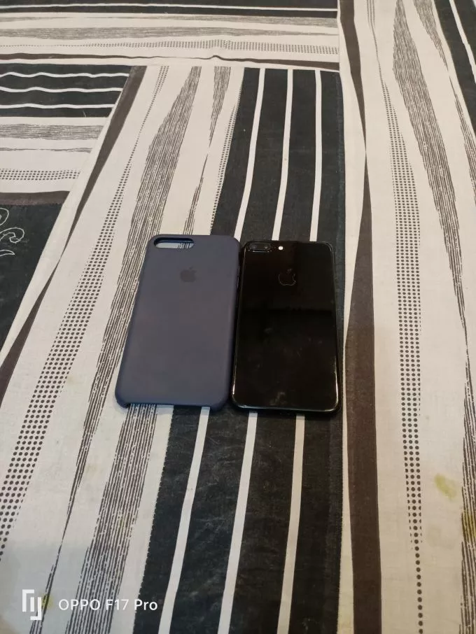 IPhone 7 plus 128 GB in excellent condition black colour - photo 1
