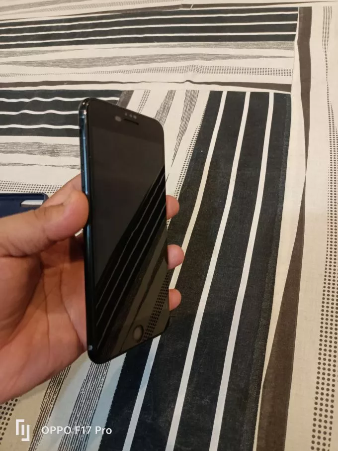 IPhone 7 plus 128 GB in excellent condition black colour - photo 2