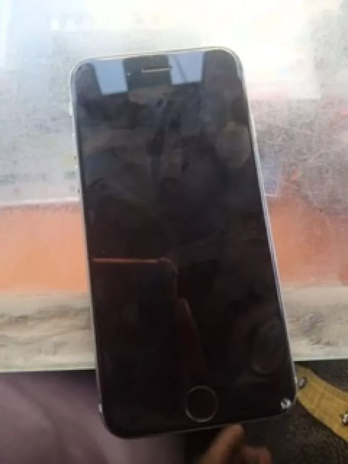 Iphone 6s 64GB byepass - photo 1