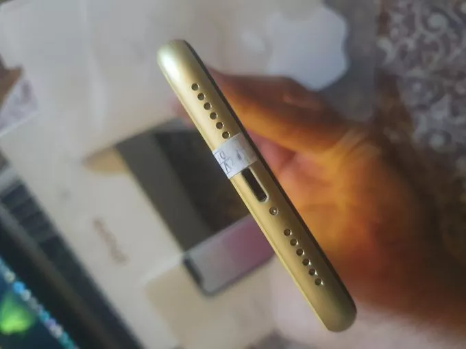 iPhone XR non pta non active(4months sim time) Waterpack phone - photo 3