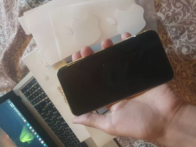 iPhone XR non pta non active(4months sim time) Waterpack phone - photo 2